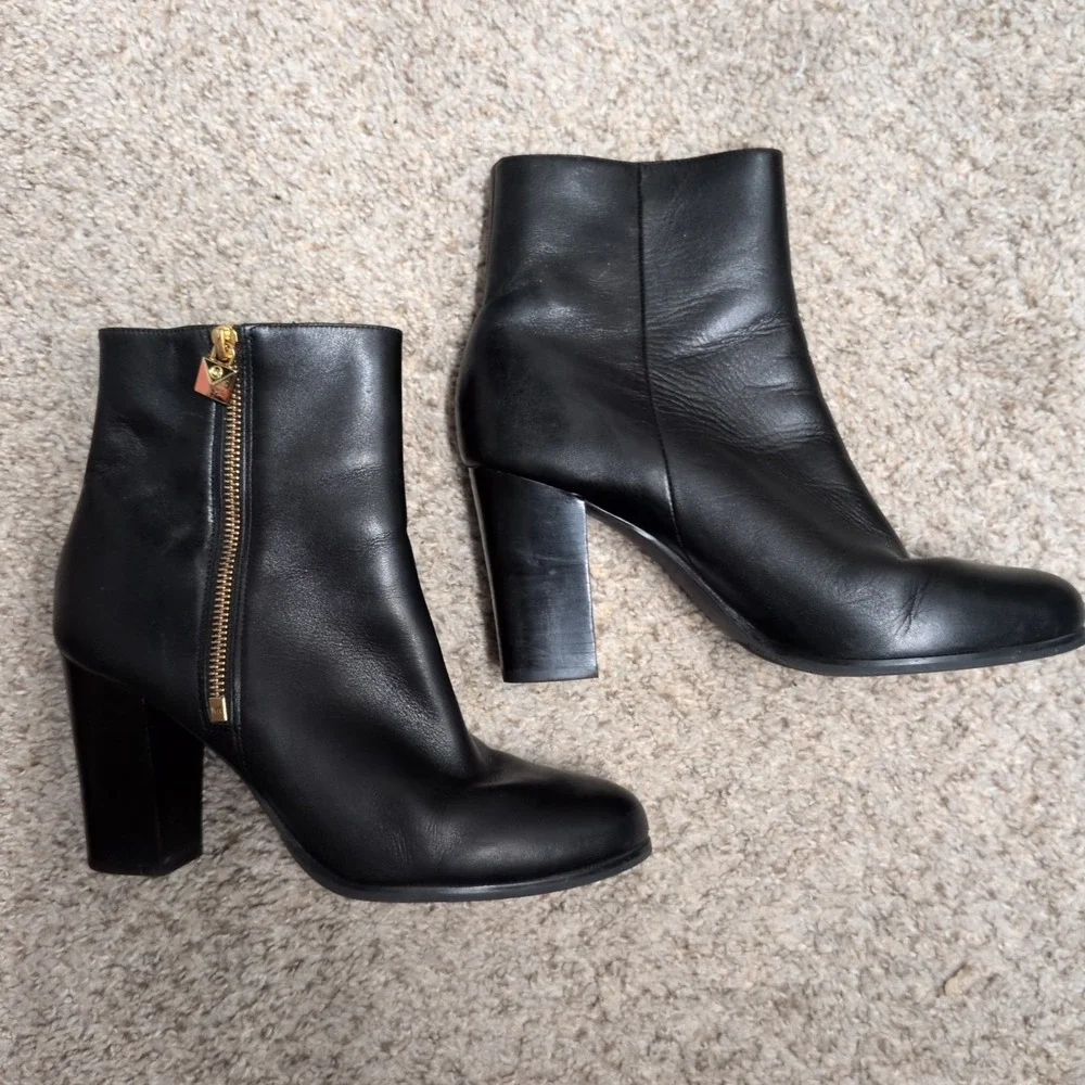 Michael Kors Frenchie Bootie Black Women's Size 9 Gold Side Zip